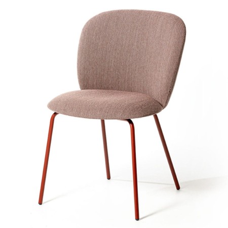 Chaise tapissée rose avec piètement métallique rouge, vue de trois-quarts - Volta