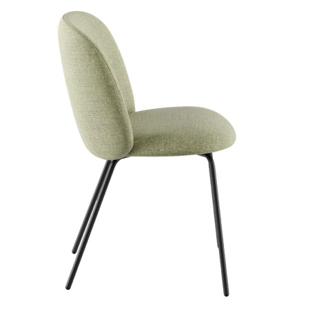 Chaise tapissée vert clair avec piètement métallique noir, vue de profil - Volta