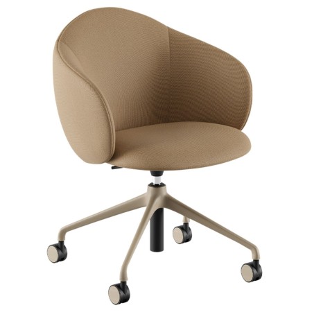 Chaise Volta pivotante avec dossier arrondi et assise tapissée beige, montée sur un piètement noir à cinq branches avec roulette