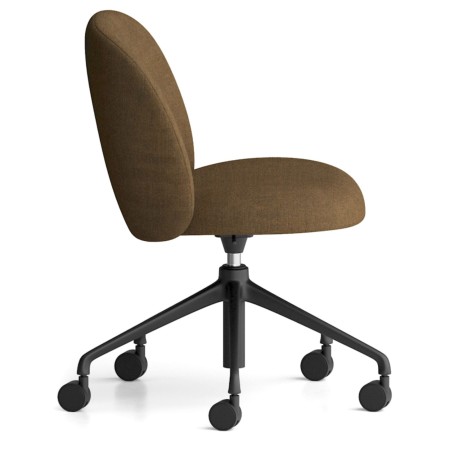 Profil latéral mettant en valeur l’ergonomie de la chaise Volta, idéale pour allier confort et fonctionnalité – Volta