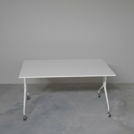 Table sur roulettes avec plateau rabattable -  Piego Las Mobili 2