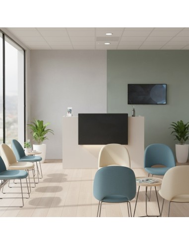 Petit meuble de réception avec led intégrée dans un espace d'acceuil avec fauteuil et table basse