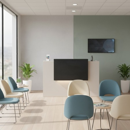 Petit meuble de réception avec led intégrée dans un espace d'acceuil avec fauteuil et table basse