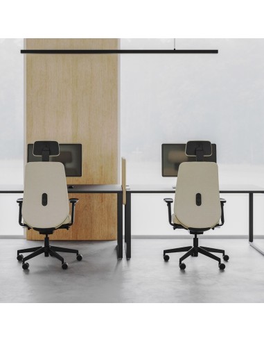 Bureau partagé équipé de chaises Belt avec appui-tête et accoudoirs réglables