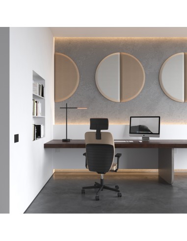 Espace de travail moderne avec fauteuils Dual DU 103 noirs autour de bureaux partagés