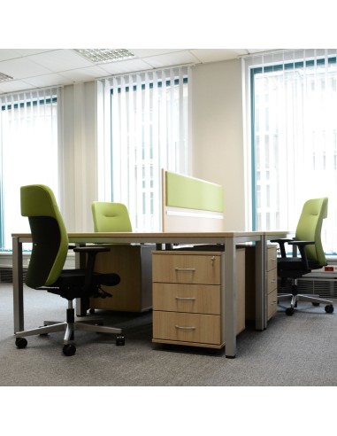 Bureau professionnel équipé de fauteuils de bureau noirs et verts Dual DU 102