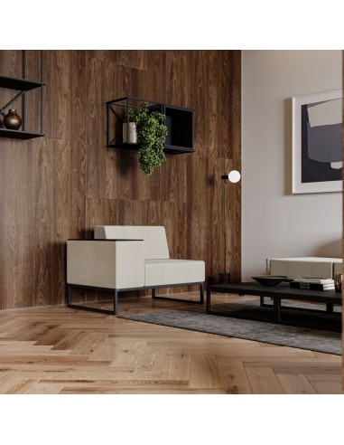 Un salon contemporain mettant en avant le module Plint, associé à d'autres éléments de la collection pour un rendu harmonieux. -