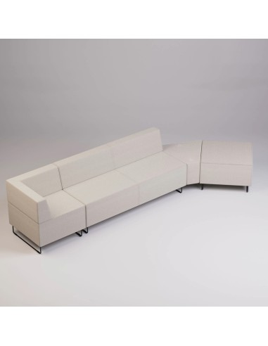 Banquette d’angle beige formant une composition élégante. - Quadra