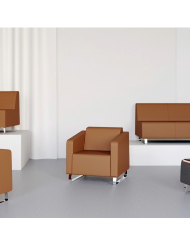 Fauteuils orange modulaires dans une pièce au ton doux. - Voo Voo