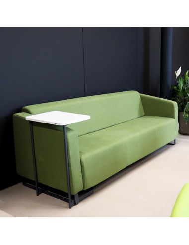 Espace moderne avec canapé gris et mur à lamelles bois. - Voo Voo