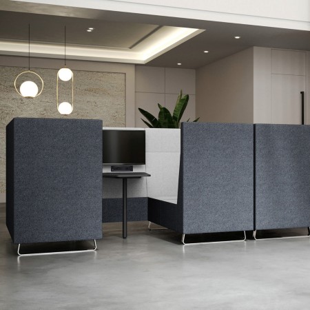 Espace lumineux avec plusieurs Voo Voo Box alignés, parfaits pour des réunions privées. - Voo Voo Box