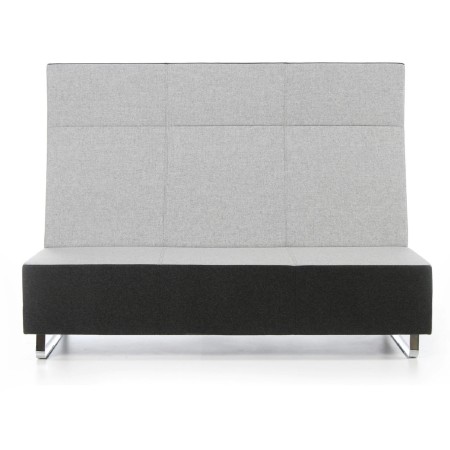 Fauteuil Voo Voo High gris clair avec dossier haut et accoudoirs discrets. - Voo Voo High