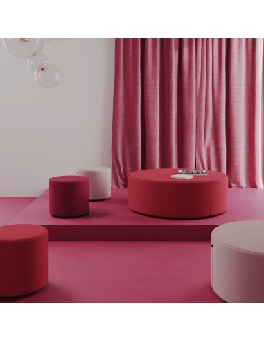 Poufs Rondo XL rouges et roses sur un sol assorti. - Rondo XL