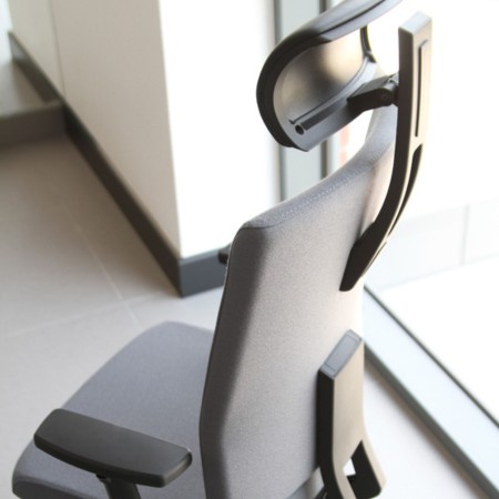 Mate MT 103 – siège de bureau gris avec soutien cervical