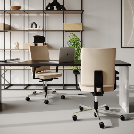 Deux fauteuils de bureau Mate MT 102 crème dans un espace de direction contemporain