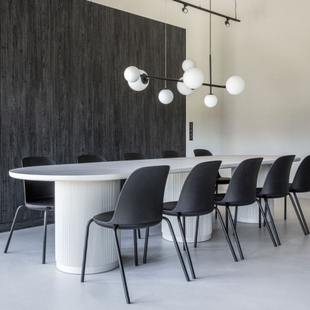 Chaise avec dossier haut incurvé en plastique avec structure minimaliste Haali 2