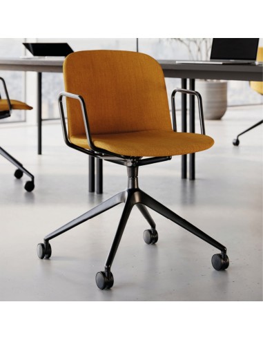 Chaise de bureau Relief pivotante avec assise tissu ocre et base étoile à roulettes - monbureau
