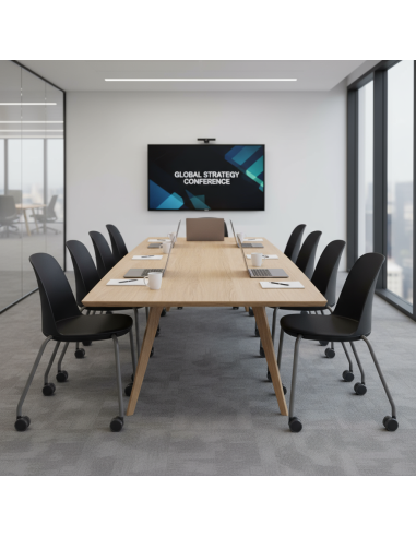 Salle de réunion avec des chaises à roulettes noires HAALI - simplicité et efficacité