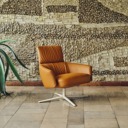 Fauteuil Grand Grace cuir L-04 marron clair avec piètement blanc version basse inclinable – monbureau