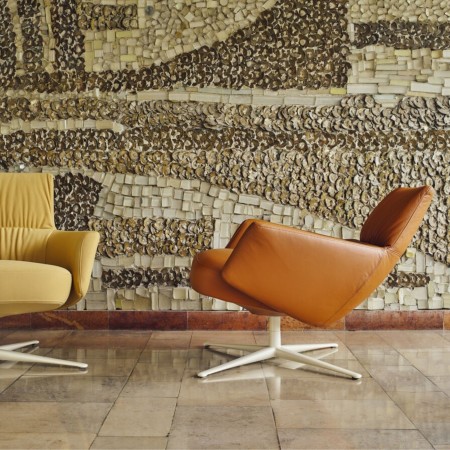 Fauteuil Grand Grace cuir marron en position incliné – monbureau