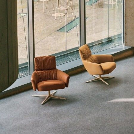 Fauteuils Grand Grace Toro cuir L04 et tissu Atlantic A-61270 RAL0608005 sur base blanche – monbureau