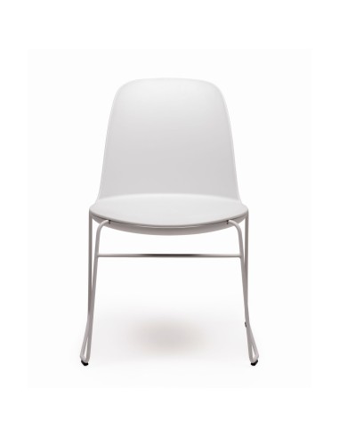 Coque plastique blanche de la chaise Haali – dossier arrondi vue de face