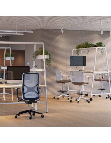 Salle de coworking avec table haute et basse Round Multifonctions pour bureaux professionnels