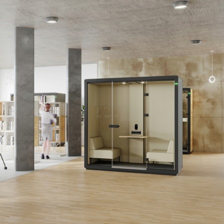 Cabine Flathouse en espace de coworking, porte vitrée et design épuré. - Flathouse