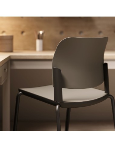 Assise en plastique résistante et facilement nettoyable – chaise Volo VO 215