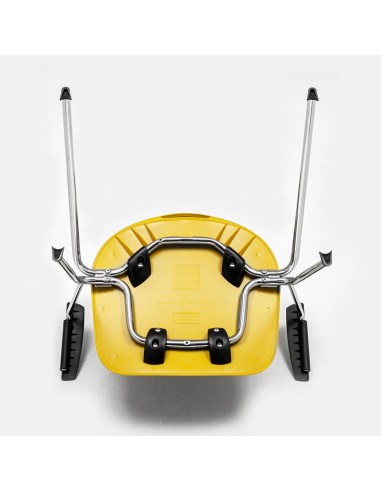 Vue de dessous de la chaise design moderne Eggo - pieds chromés