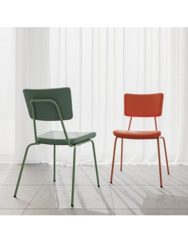 Chaises Epocc rembourrées dans un espace d’accueil professionnel et élégant