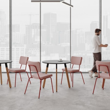 Espace de pause en entreprise - coloré, rose, vintage chaises confortables Epocc 215