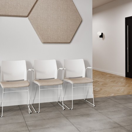 Ambiance professionnelle avec chaises FD 270 alignées