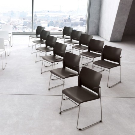 Fendo FD 270 – assise en plastique noir et piètement luge chromé 2