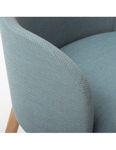 Assise rembourrée confortable avec accoudoirs intégrés