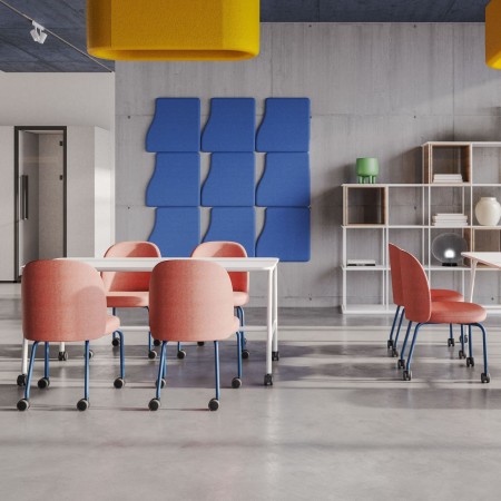 Chaise mobile rouge corail Flos FS K 260 pour espace de formation