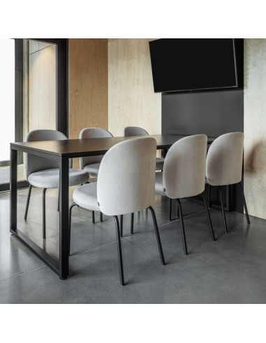 chaise Flos blanche finition épurée et compacte pour petits espaces de travail