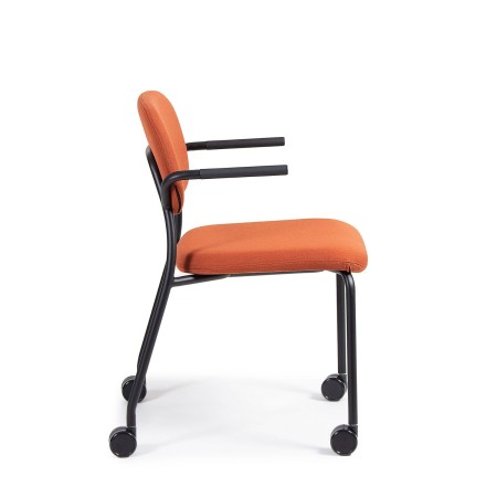 Vue latérale de la chaise Hens avec accoudoirs suspendables