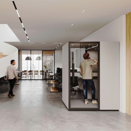Cabine individuelle Quadra avec porte vitrée et structure acoustique grise. - Quadra 2
