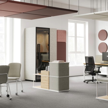 Cabine Quadra avec structure épurée et finition acoustique grise. - Quadra 2