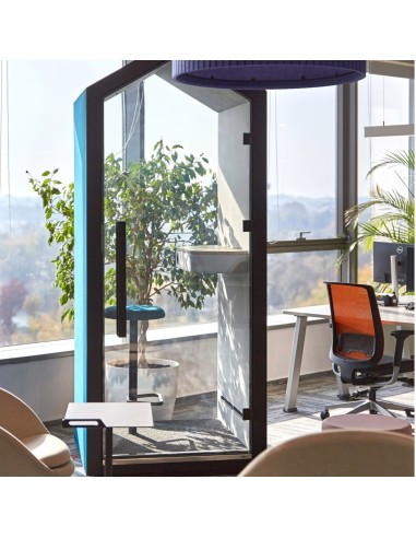 Cabine Treehouse en situation dans un aménagement de bureau moderne. - Treehouse