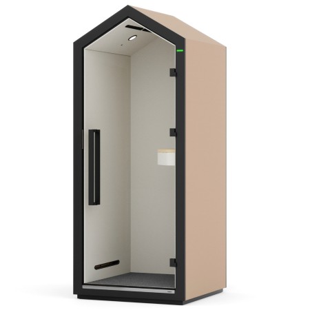 Vue extérieure de la cabine Treehouse avec structure colorée. - Treehouse