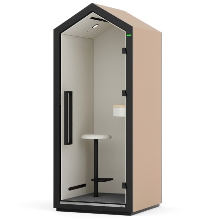 Cabine Treehouse avec parois bois claires et porte vitrée. - Treehouse