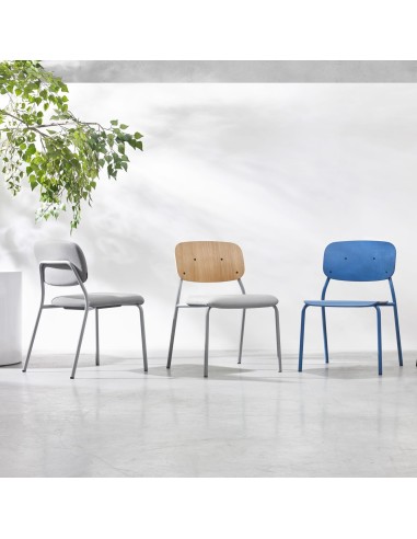installation de plusieurs chaises Hens HS 215 dans un espace collectif