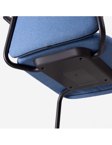 Détail structure luge en métal peint de la chaise HS 231, finition époxy haute résistance