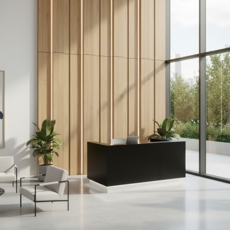 Banque d'accueil noire dans pièce lumineuse avec canapé d'accueil