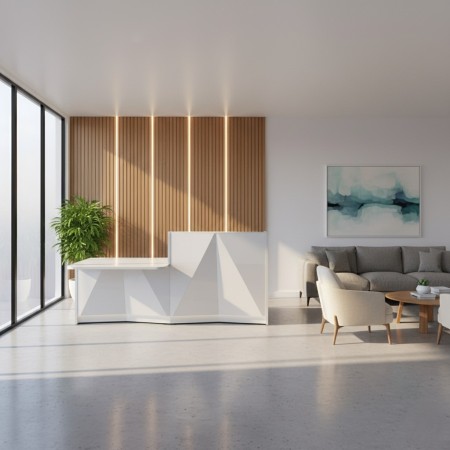 Banque d'accueil blanche dans espace lumineux avec canapé et fauteuil beige