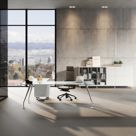 Bureau de direction Enosi 200 cm avec plateau effet noyer et piètement blanc dans un cabinet d’architecte à Sion