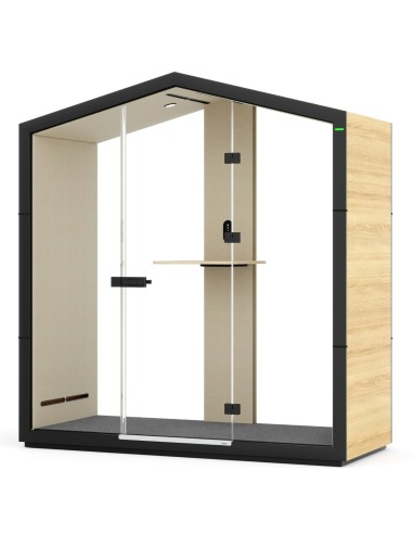 Cabine Treehouse en finition bois clair avec parois intérieures beiges et porte vitrée. - Treehouse