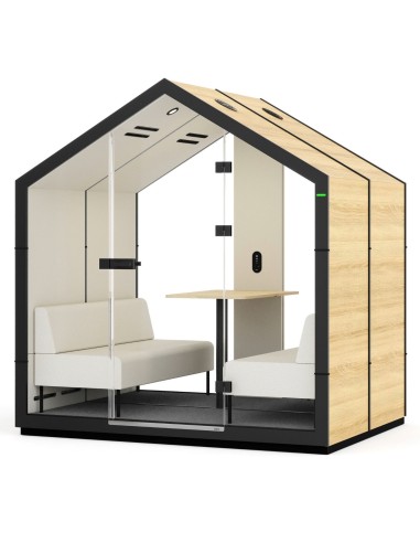 Cabine Treehouse en finition bois clair avec assises blanches et table centrale. - Treehouse